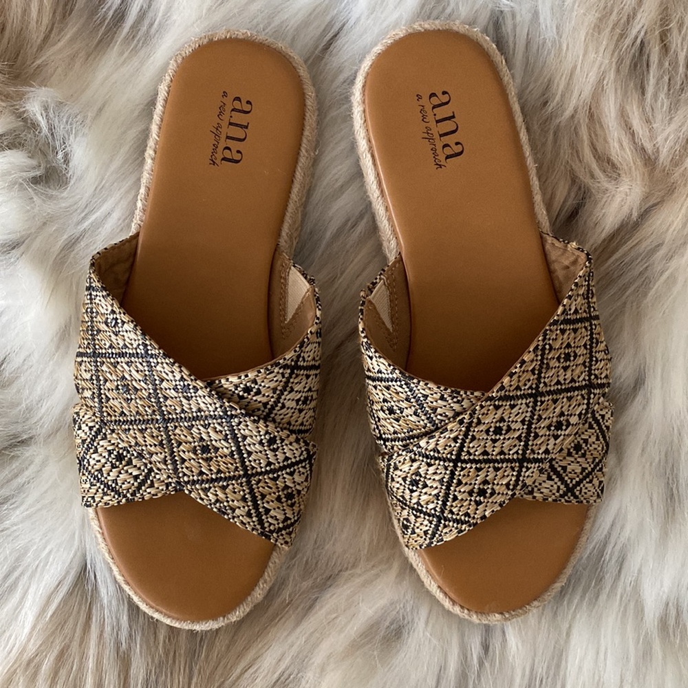 a.n.a. berkley woven slides size 7.5